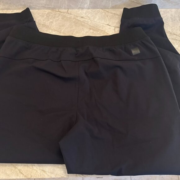 Ten Thousand Black A—L Jogger - Picture 10 of 10